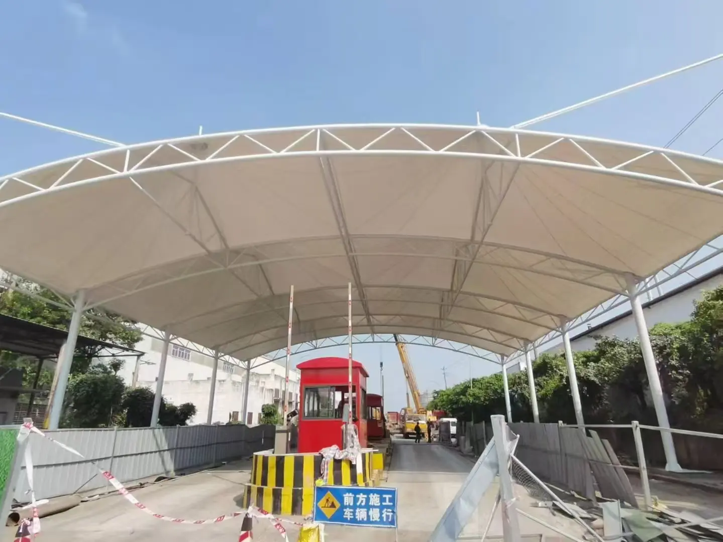 【贵州遵义雨棚】怎么选择【源头工厂】：解决雨棚建造盲目选择的选型标准